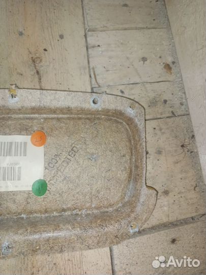 Накладка перед левая кожа Dodge Stratus 2002г