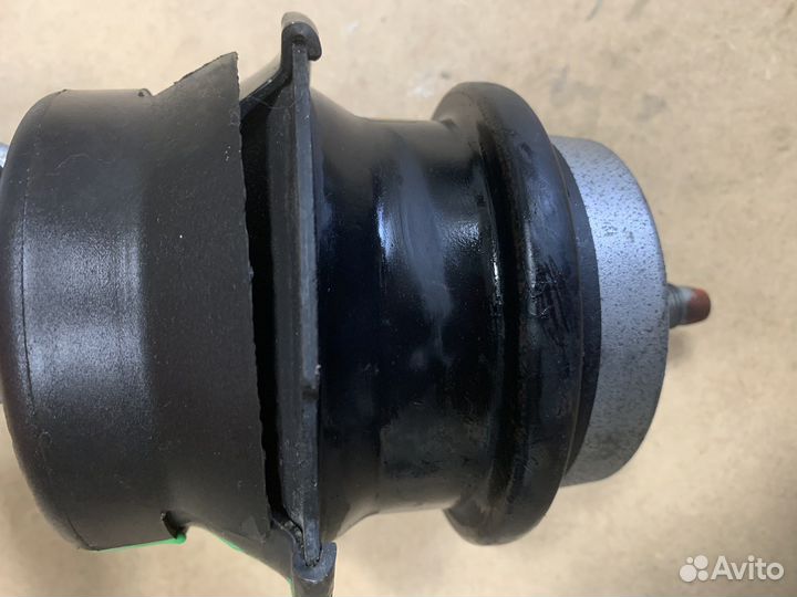 Подушка двигателя Infiniti