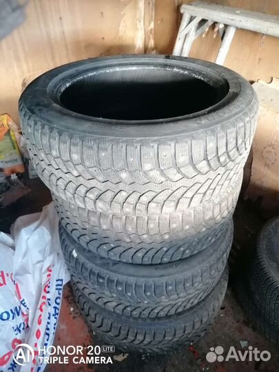 Bridgestone Blizzak Spike-01 225/55 R18