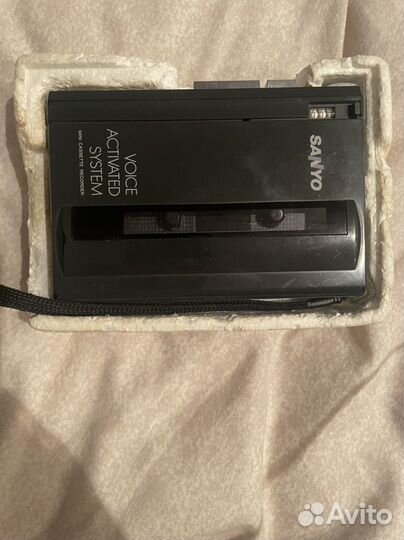 Sanyo M1115