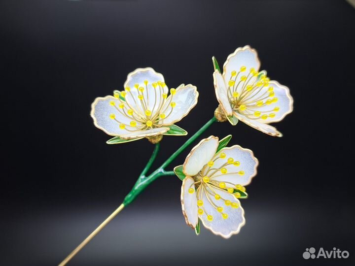 Брошь цветок ручной работы в технике Витраль