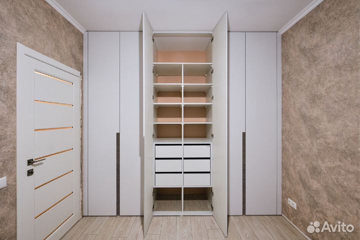 Шкаф распашной на заказ