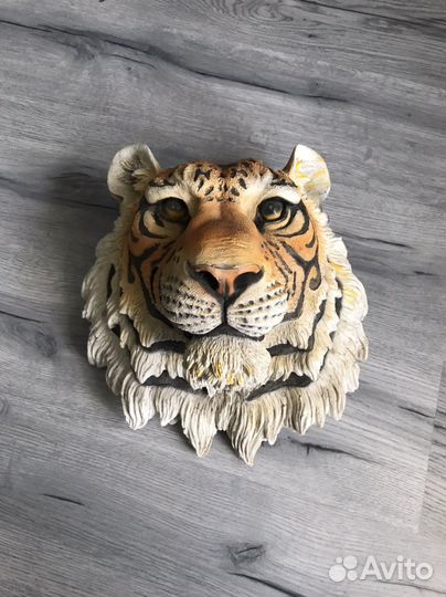Сувенирная голова тигра
