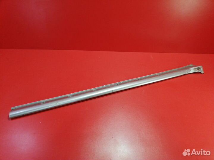 Накладка порога наружная правая Toyota 4Runner