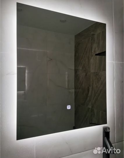 Зеркало с подсветкой для ванной