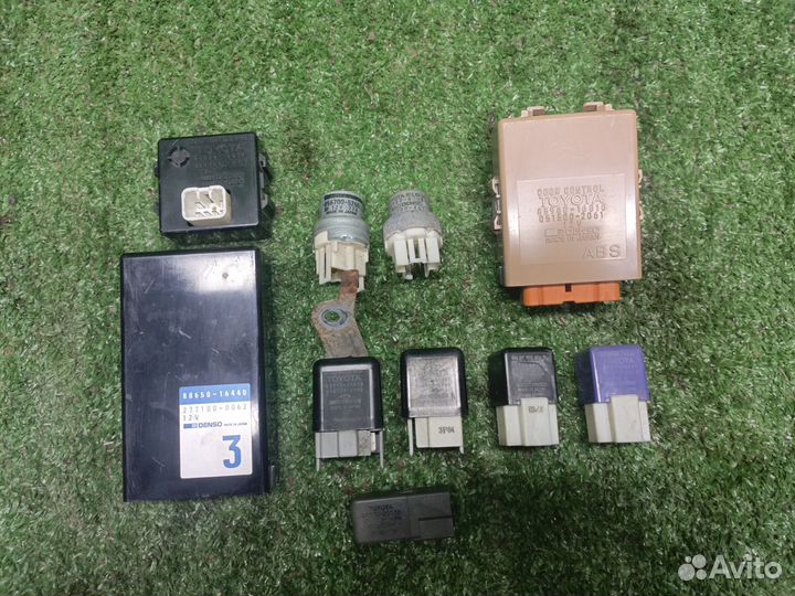 Реле блоки Toyota Tercel L40