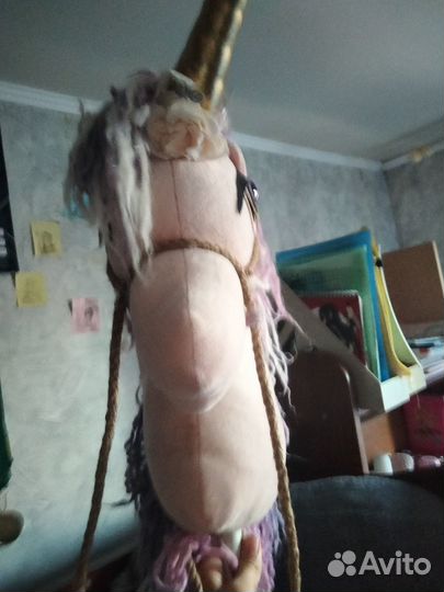 Хоббихорс, лошадь на палке