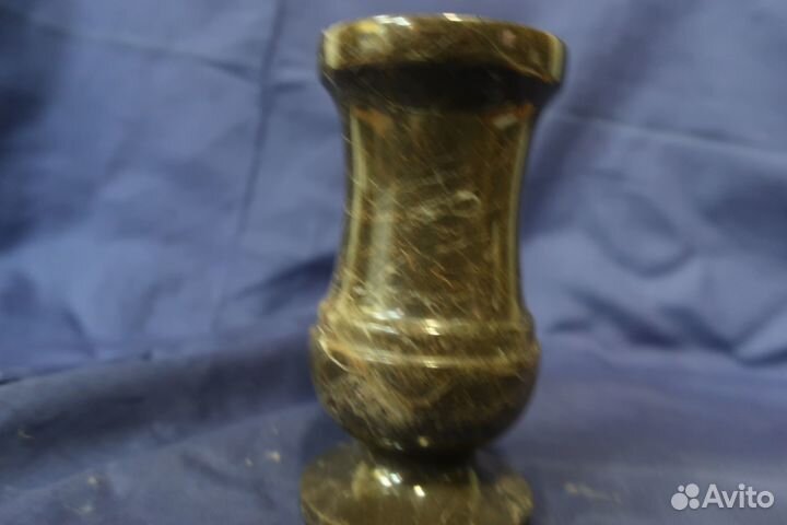 Ваза из оникса