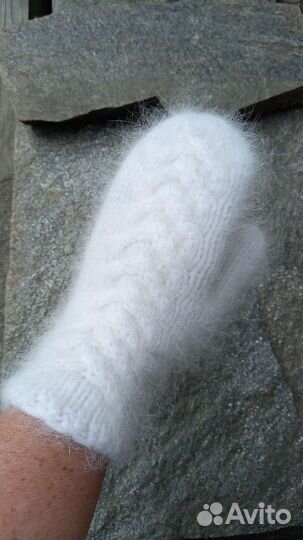 Вязаные варежки зимние