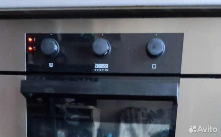 Духовой шкаф Zanussi электрический