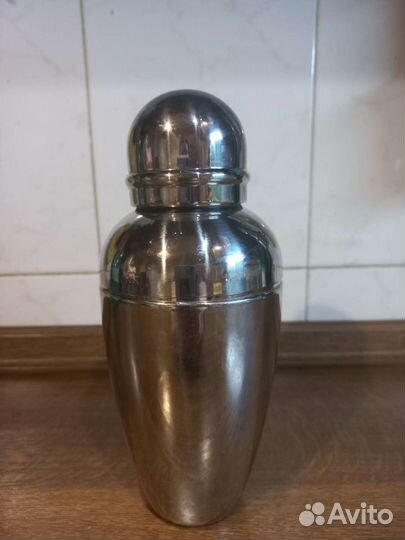 Два барных шейкера