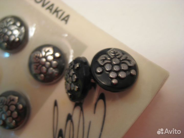 Стеклянные пуговицы Чехословакия сов времени