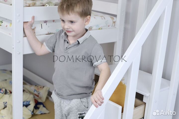 Кровать двухърусная с лестницей-комодом