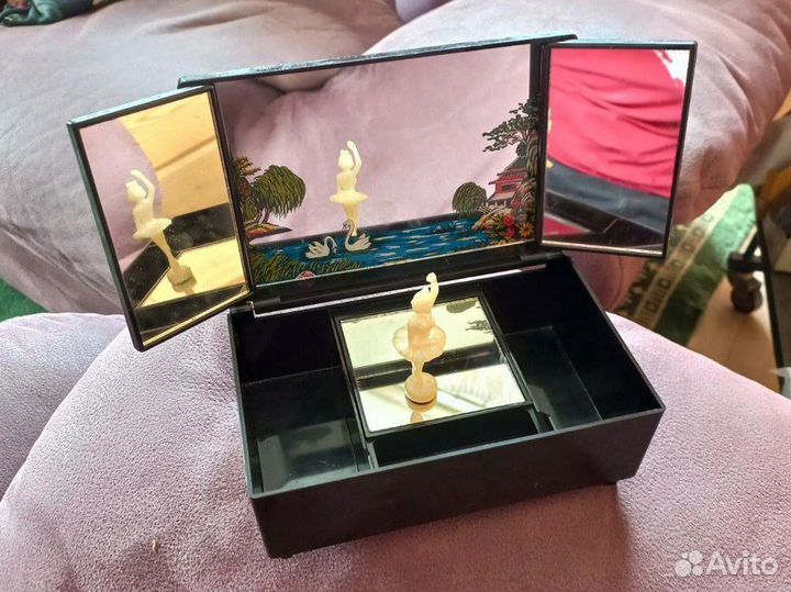 Музыкальная шкатулка с балериной