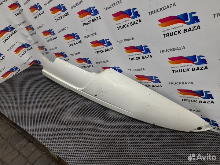 Спойлер кабины верхний правый Daf XF105