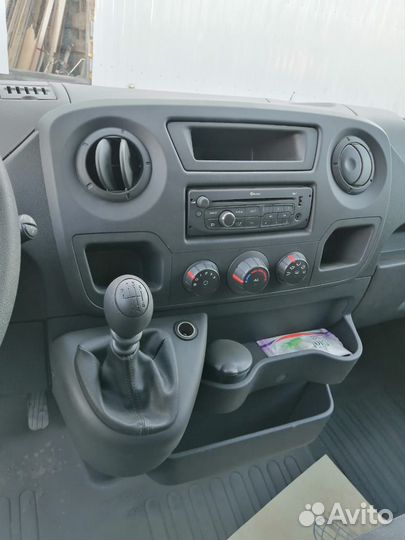 Renault Master цельнометаллический, 2013