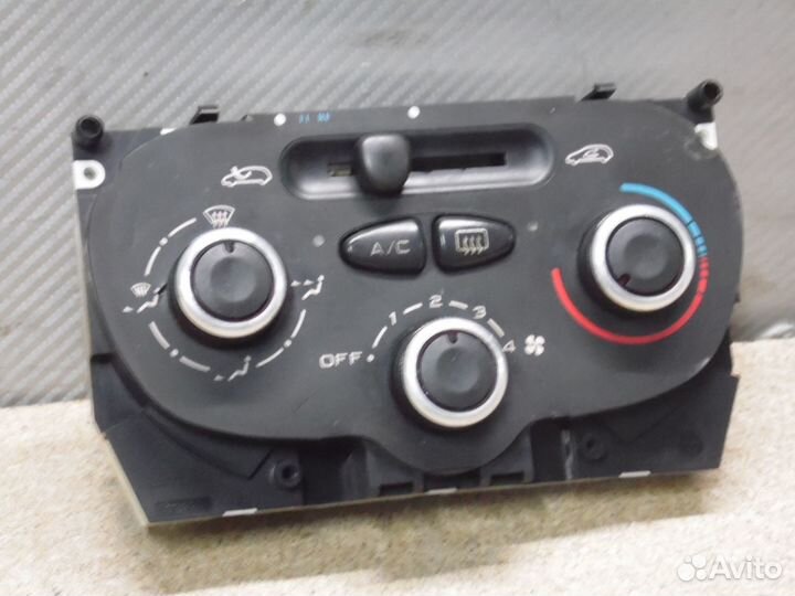 Блок управления печкой Пежо 206
