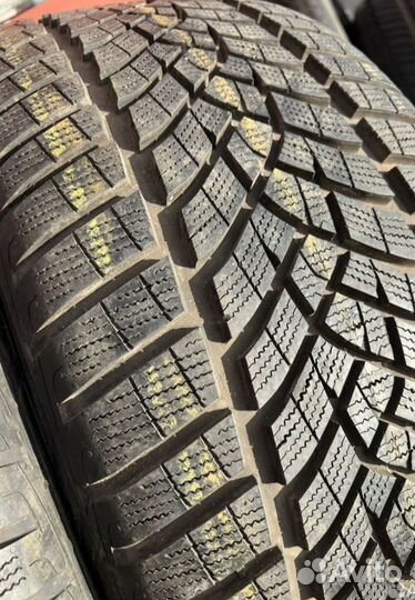 Goodyear UltraGrip Performance+ 265/40 R21