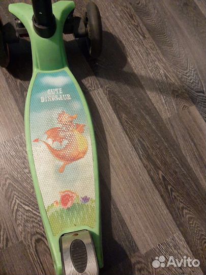 Самокат трехколесный scooter