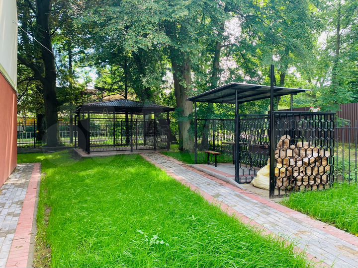 Таунхаус 210 м² на участке 2 сот.