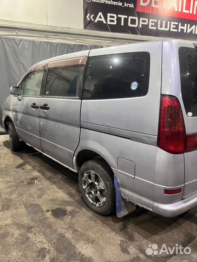 Nissan Serena 2.5 AT, 2000, 150 000 км