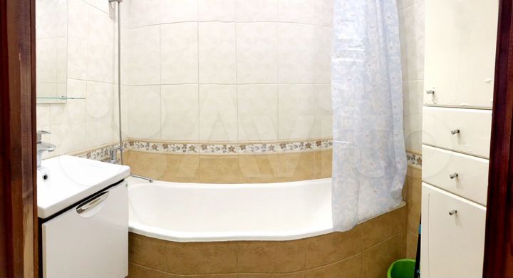 2-к. квартира, 70 м², 4/9 эт.