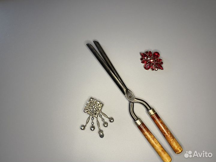 Винтажные щипцы для завивки волос и броши СССР