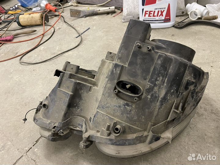 Фара передняя правая Mersedes w211