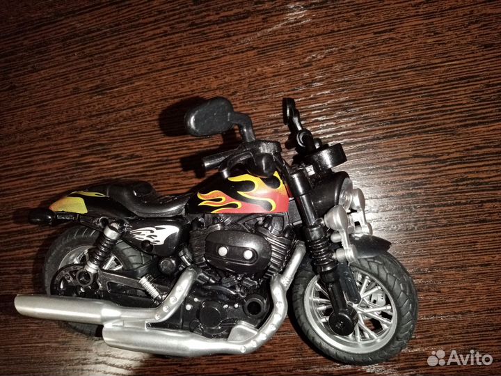 Игрушечный мотоцикл