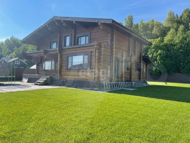 Дом 330 м² на участке 17 сот.