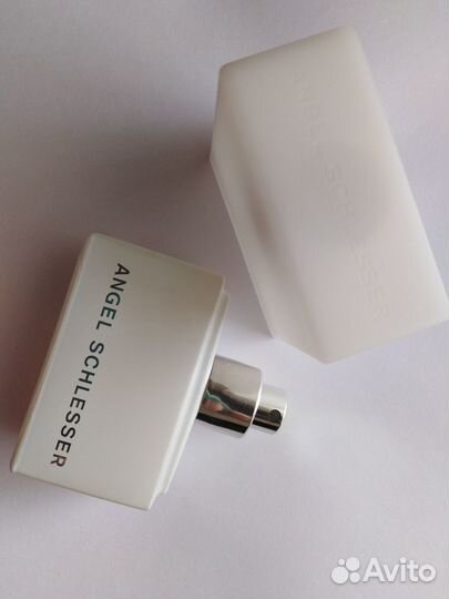 Angel Schlesser Femme