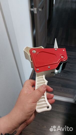 Диспенсер для скотча