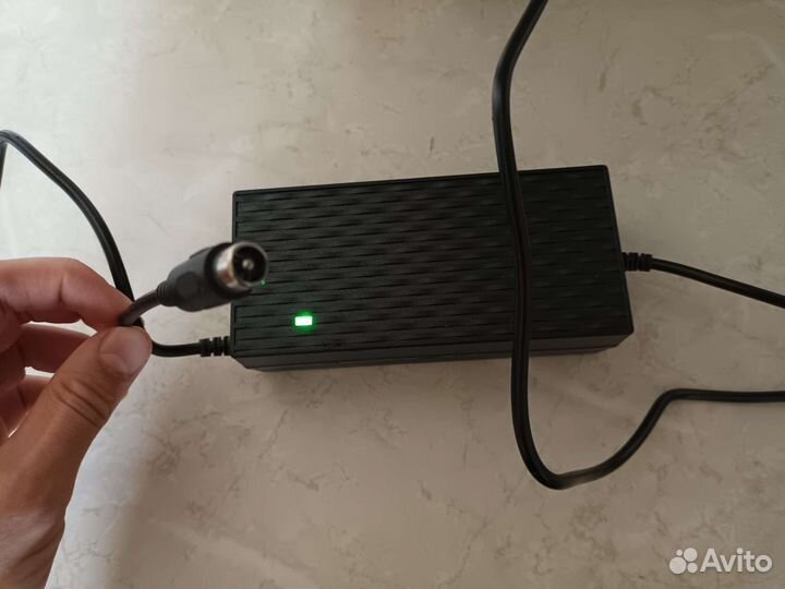 Зарядное устройство 3А для Minako