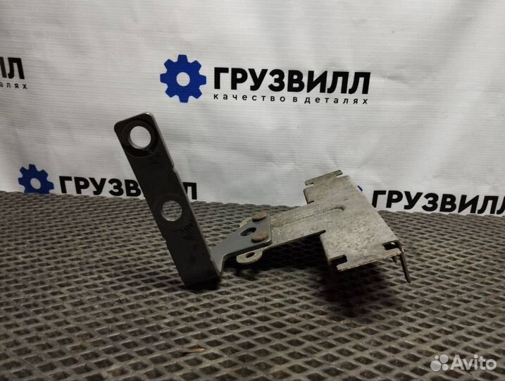 Кронштейн (крепление) Volvo FH4 21252110