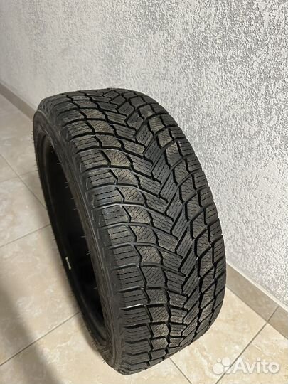 Michelin X-Ice Snow 235/45 R18 98H