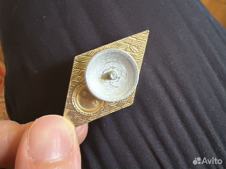 Значок об окончании технического вуза лмд