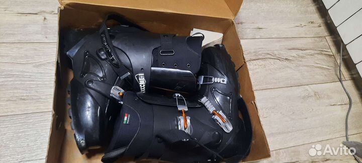 Горнолыжные ботинки