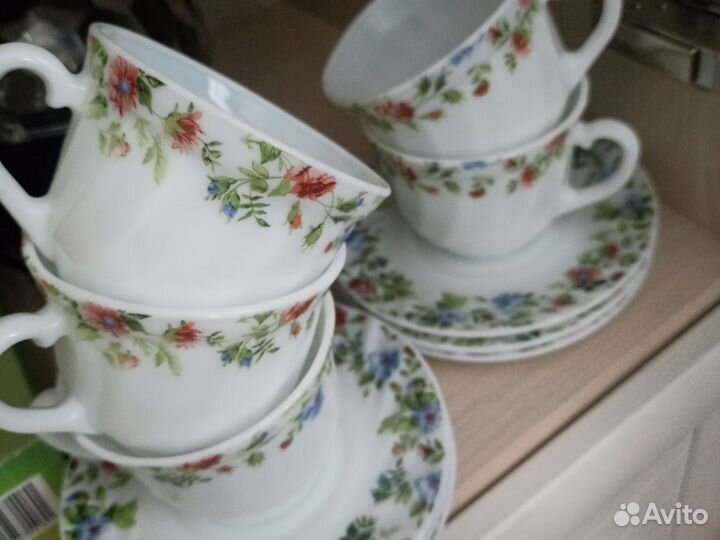 Набор кофейных чашек с блюдцами