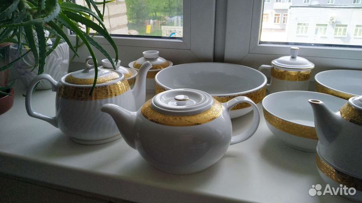 Посуда фарфор с золотым кантом