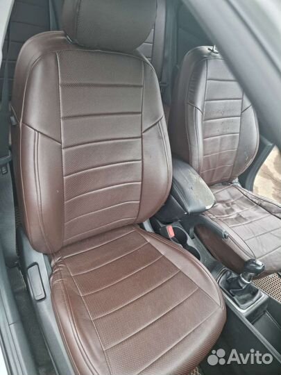 Чехлы салона Hyundai Solaris экокожа