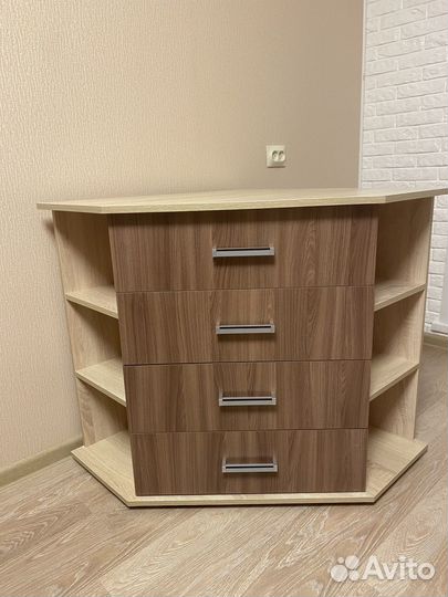 Угловой комод