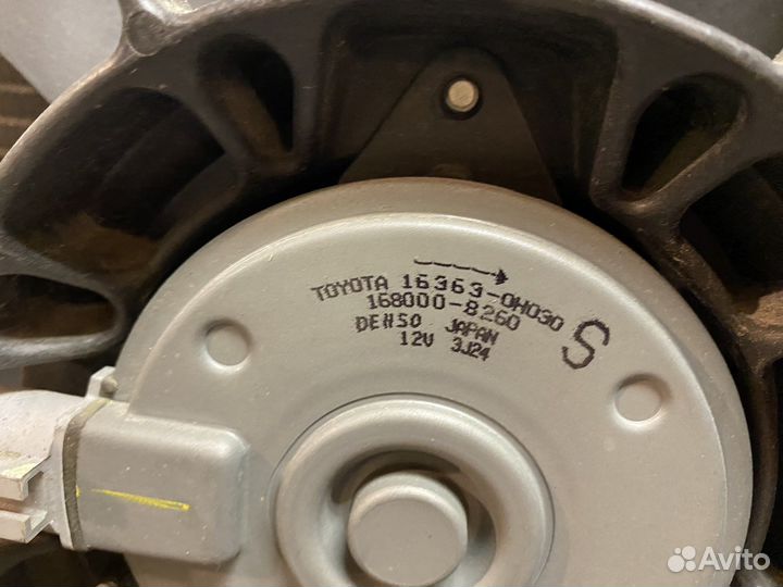 Радиатор охлаждения на toyota avensis