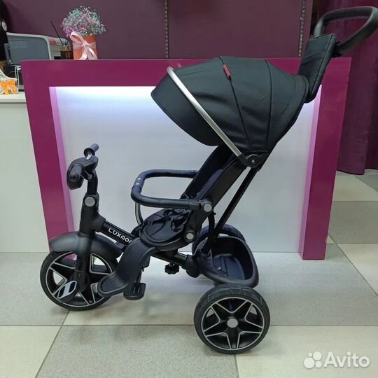 Трехколесный велосипед Luxmom 5511 черный