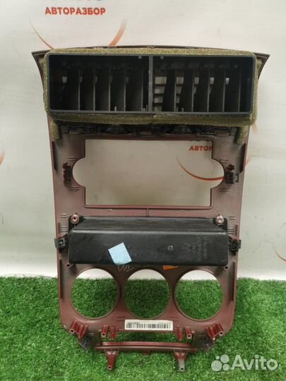 Рамка магнитолы Dodge Caliber 2.0 ECN 2006