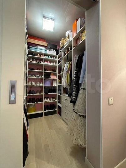 3-к. квартира, 130 м², 4/22 эт.