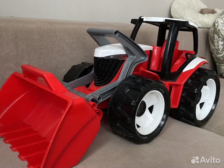 Детский трактор большой