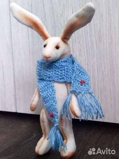 Авторская игрушка Зайчик мечтатель 