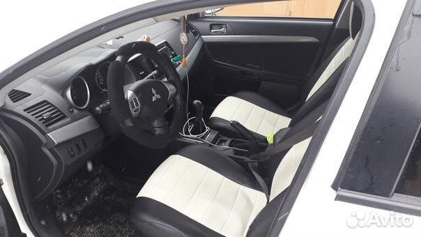 Продам чехлы на Mitsubishi Lancer X