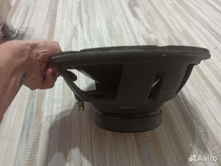 Автомобильный усилитель для сабвуфера mystery