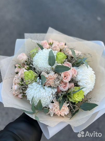 Букет с хризантемой